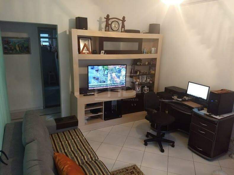 Casa à venda com 2 quartos, 138m² - Foto 1