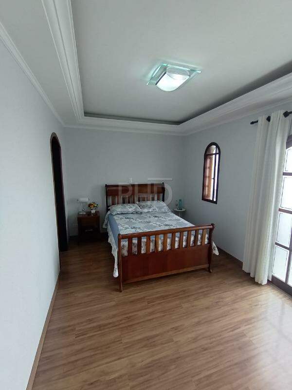 Sobrado à venda com 3 quartos, 241m² - Foto 12