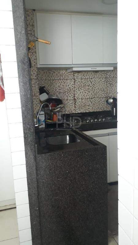 Apartamento à venda com 3 quartos, 105m² - Foto 7