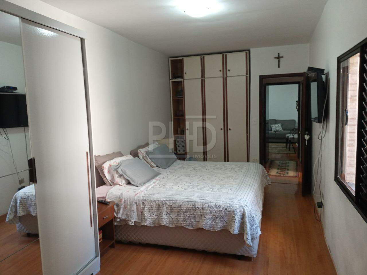 Casa à venda com 3 quartos, 200m² - Foto 4