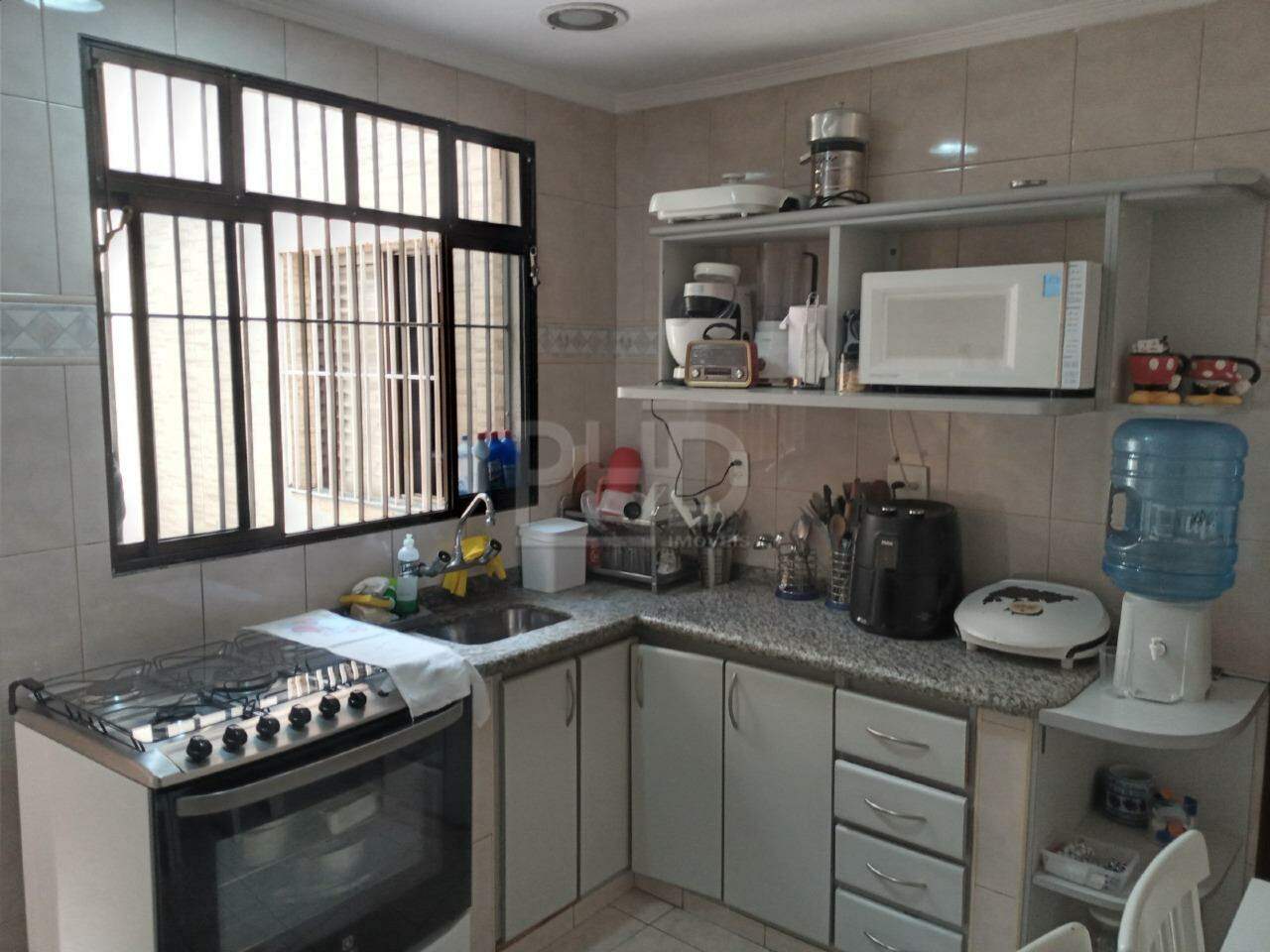 Casa à venda com 3 quartos, 200m² - Foto 3