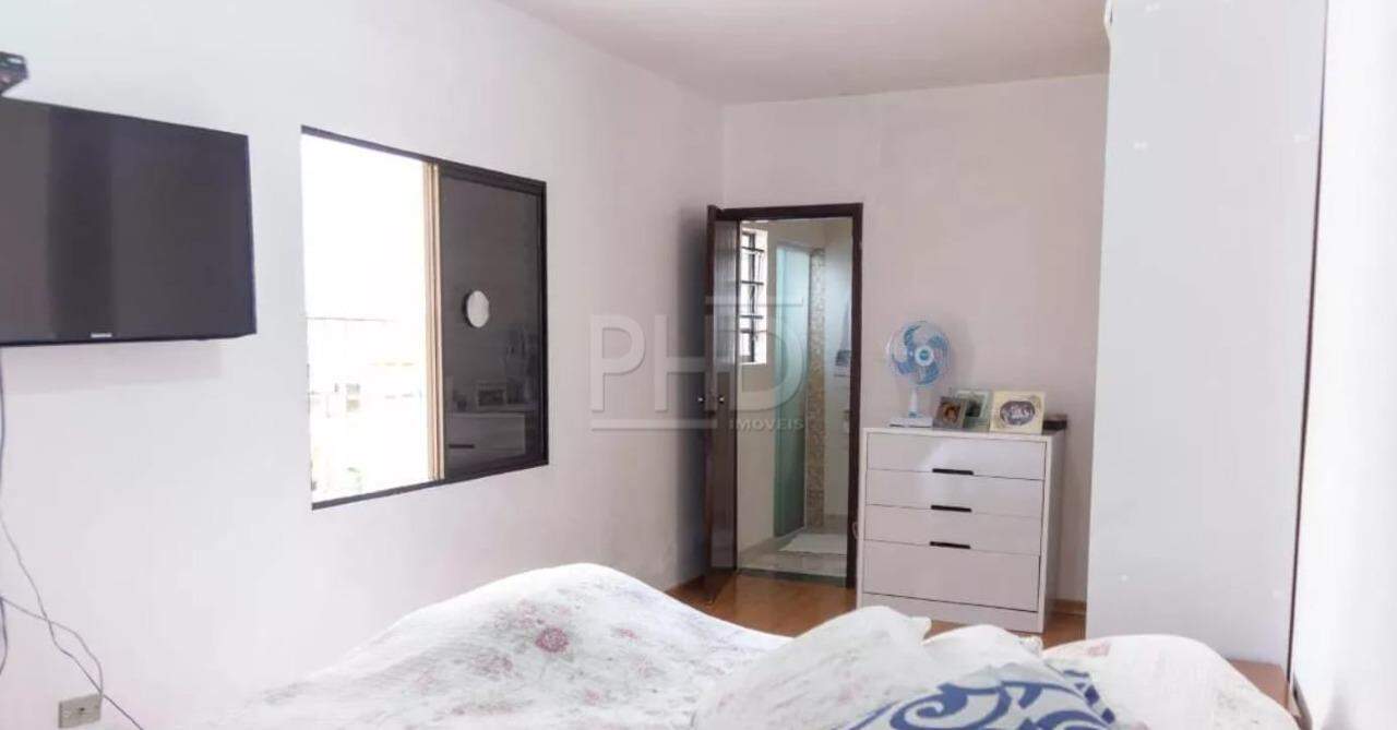 Casa à venda com 3 quartos, 200m² - Foto 11