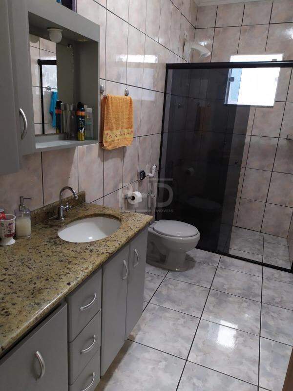 Sobrado à venda com 3 quartos, 252m² - Foto 18