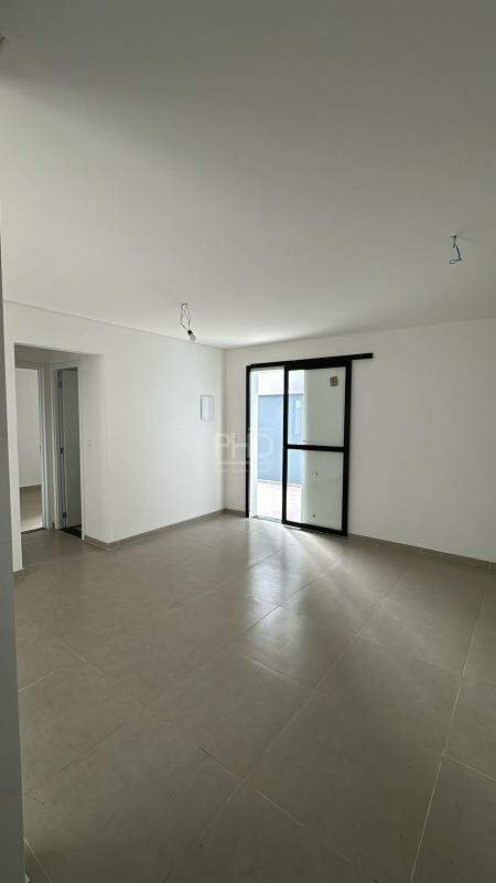 Apartamento à venda com 2 quartos, 90m² - Foto 2