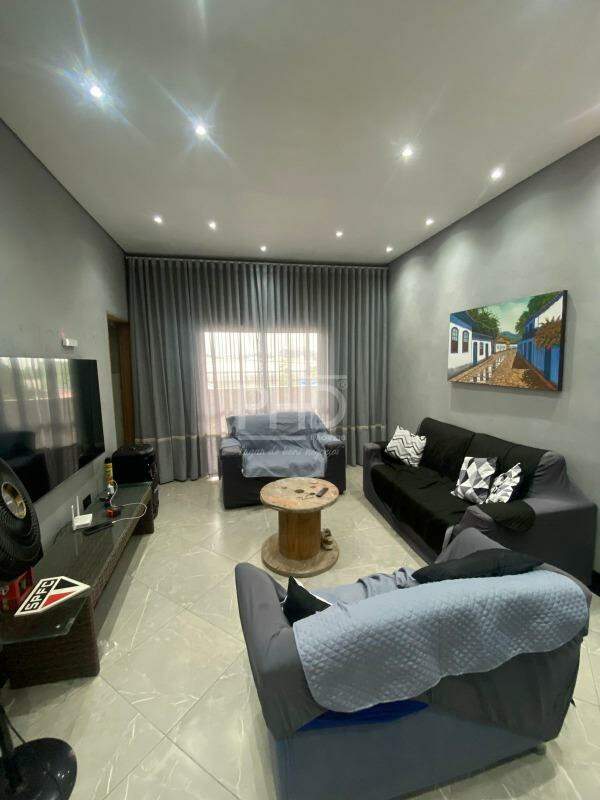 Casa, 3 quartos, 180 m² - Foto 1