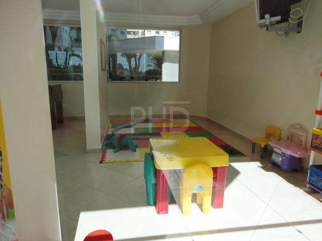 Apartamento à venda com 3 quartos, 134m² - Foto 4