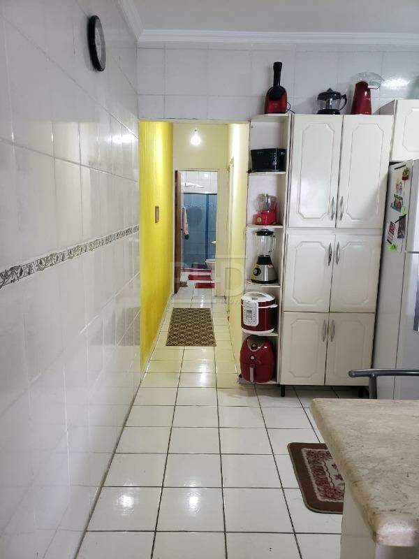 Sobrado à venda com 2 quartos, 200m² - Foto 2