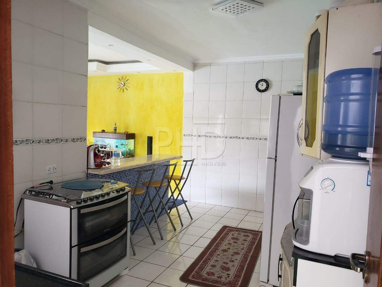 Sobrado à venda com 2 quartos, 200m² - Foto 3