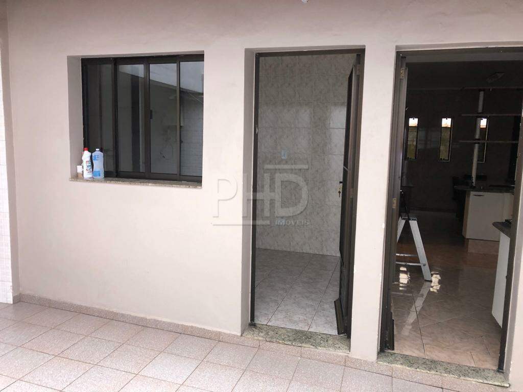 Casa à venda com 3 quartos, 302m² - Foto 17