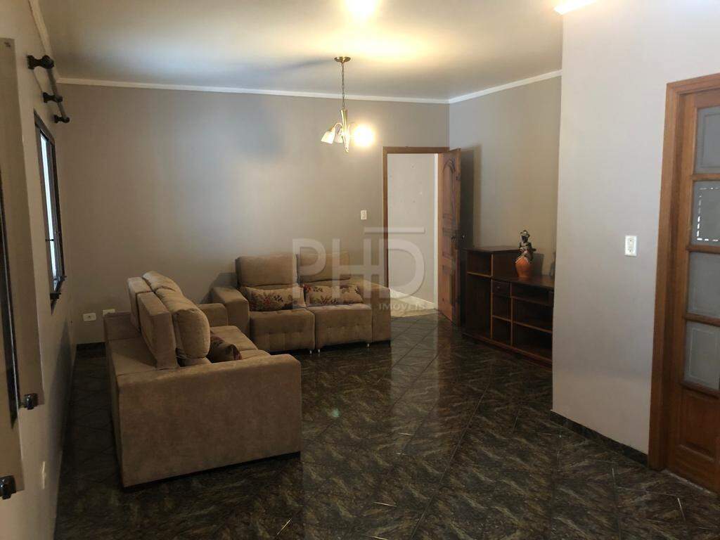 Casa à venda com 3 quartos, 302m² - Foto 2