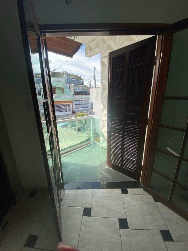 Sobrado à venda com 4 quartos, 220m² - Foto 4