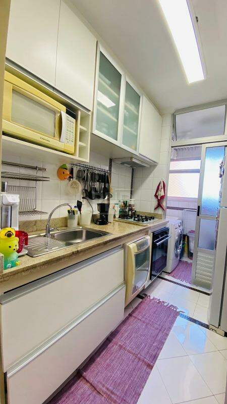 Apartamento à venda com 2 quartos, 64m² - Foto 8