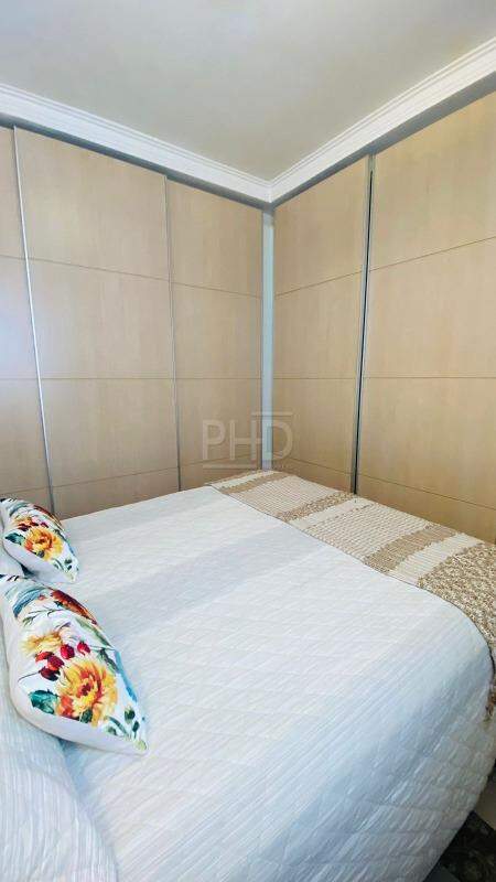 Apartamento à venda com 2 quartos, 64m² - Foto 12