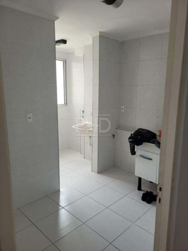 Apartamento à venda com 2 quartos, 60m² - Foto 4