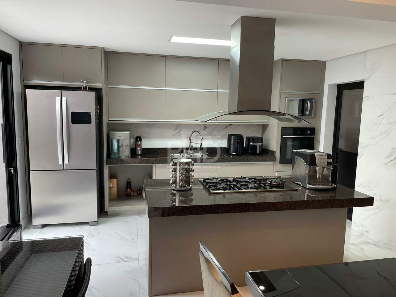 Apartamento à venda com 3 quartos, 312m² - Foto 4