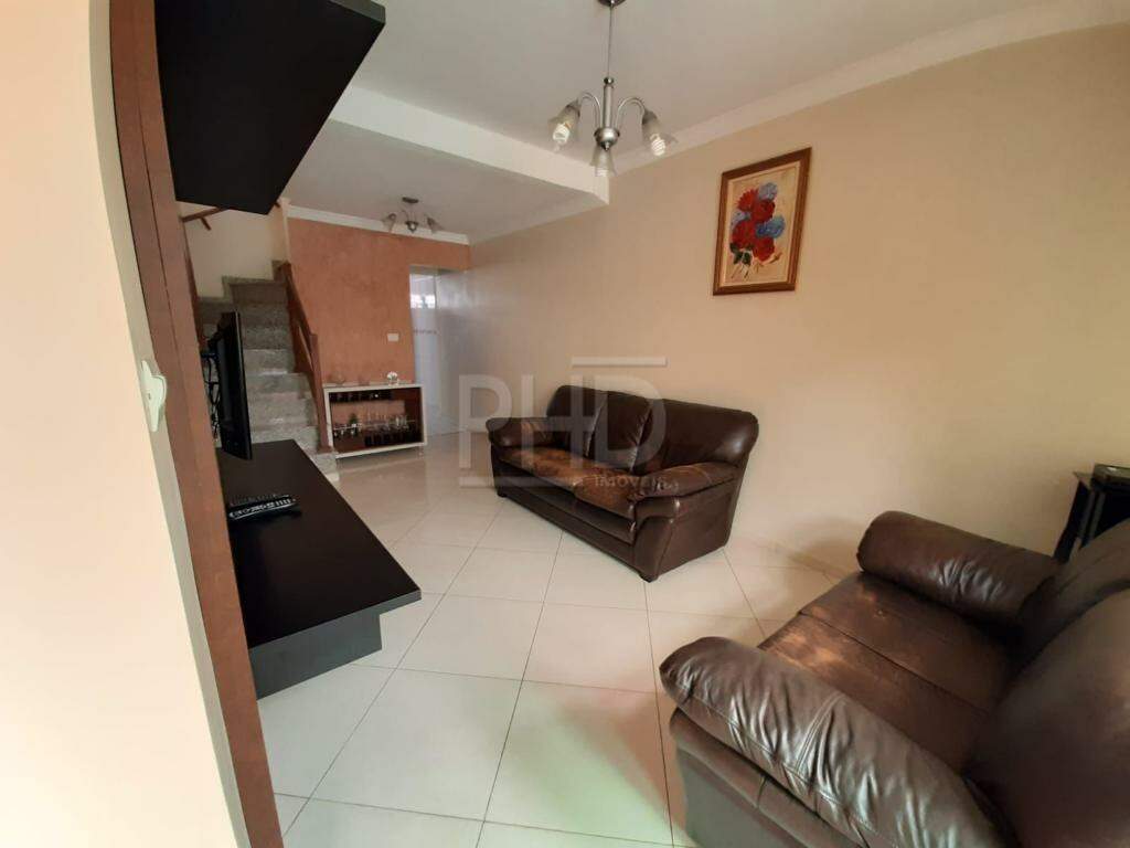 Sobrado à venda com 4 quartos, 130m² - Foto 1