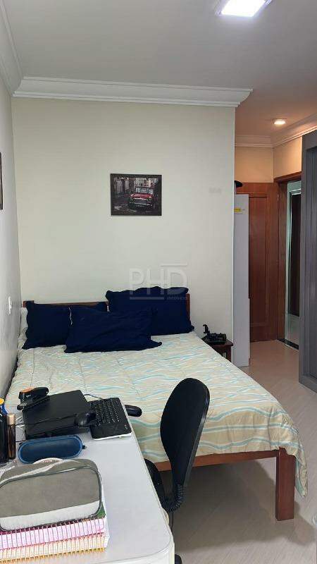 Apartamento à venda com 3 quartos, 180m² - Foto 19