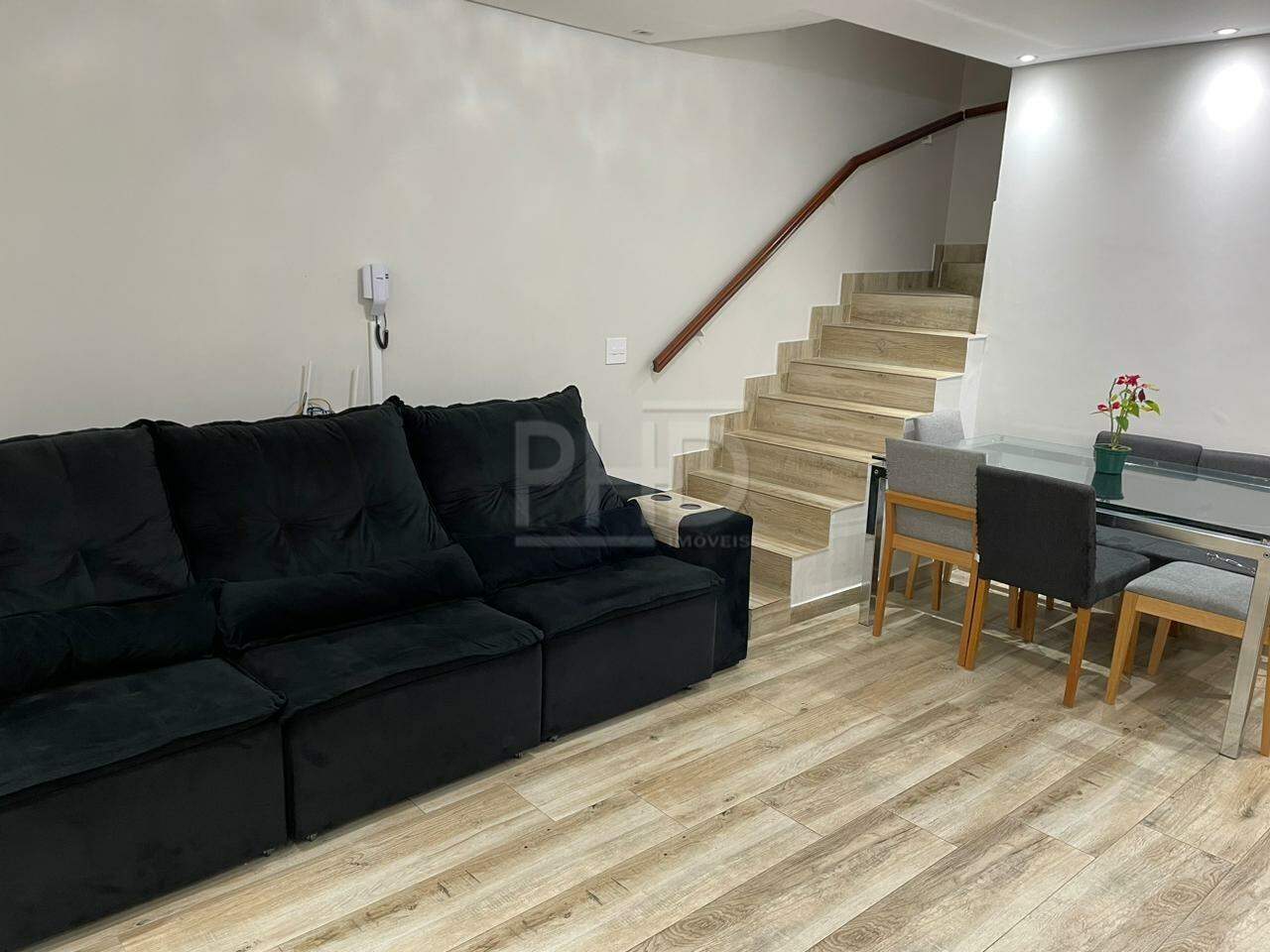 Sobrado à venda com 3 quartos, 180m² - Foto 1