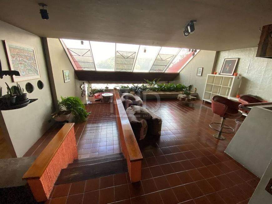 Casa à venda com 5 quartos, 680m² - Foto 5