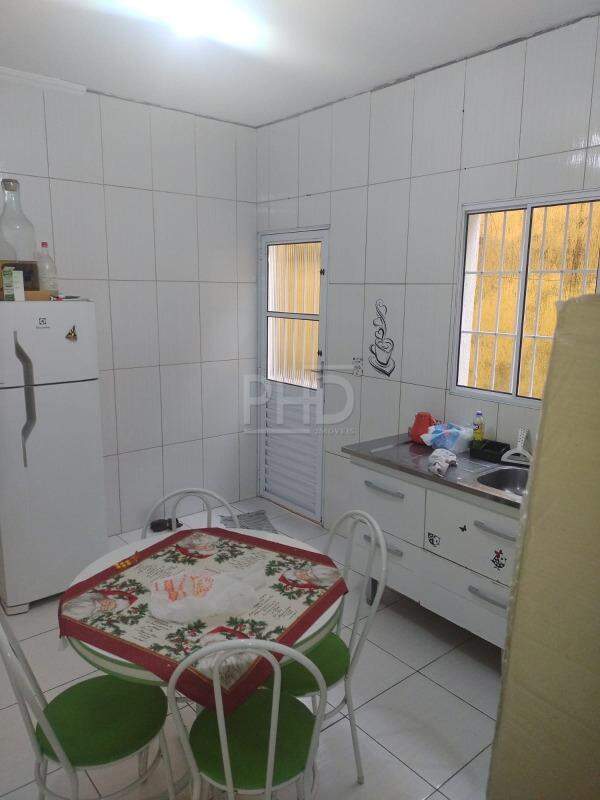 Sobrado à venda com 3 quartos, 200m² - Foto 3