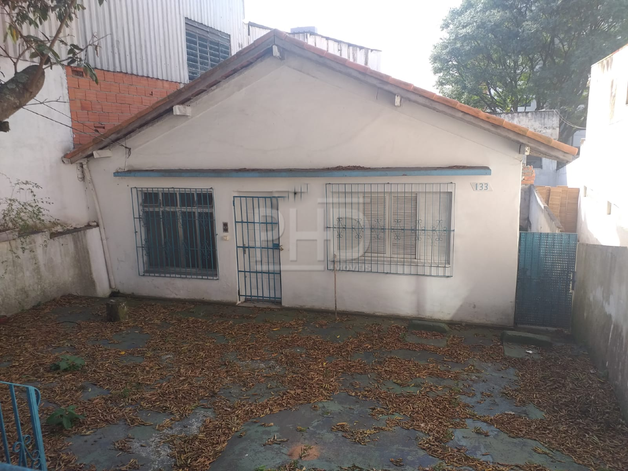 Casa para alugar com 4 quartos, 330m² - Foto 1