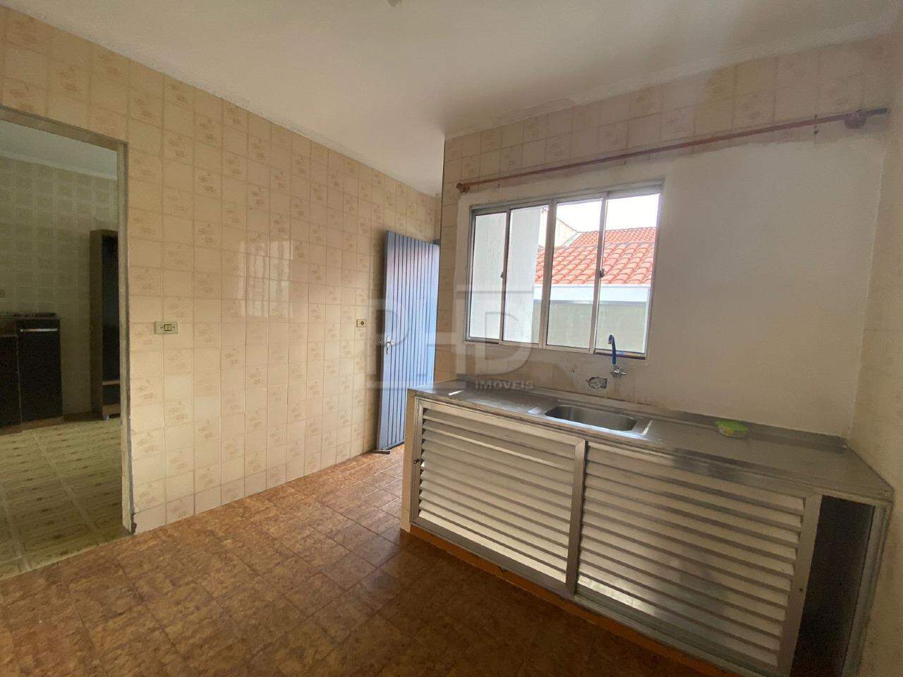 Casa à venda com 3 quartos, 220m² - Foto 4