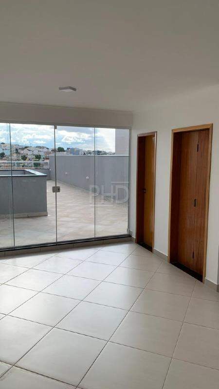 Sobrado à venda com 2 quartos, 243m² - Foto 8