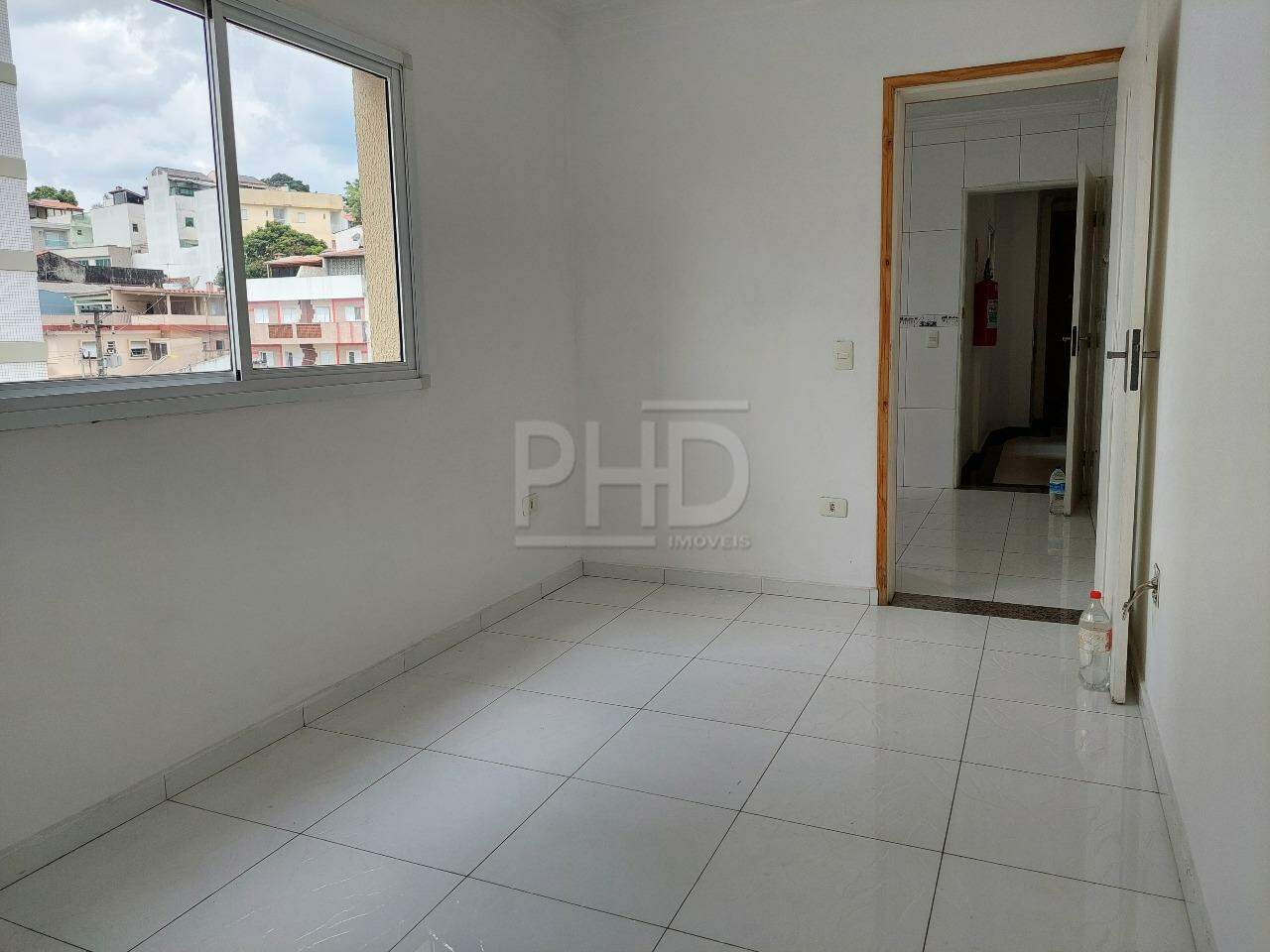 Apartamento à venda com 3 quartos, 80m² - Foto 2