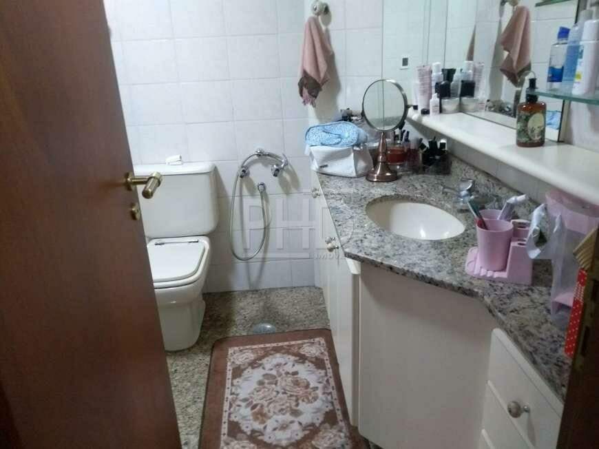 Apartamento à venda com 3 quartos, 207m² - Foto 25