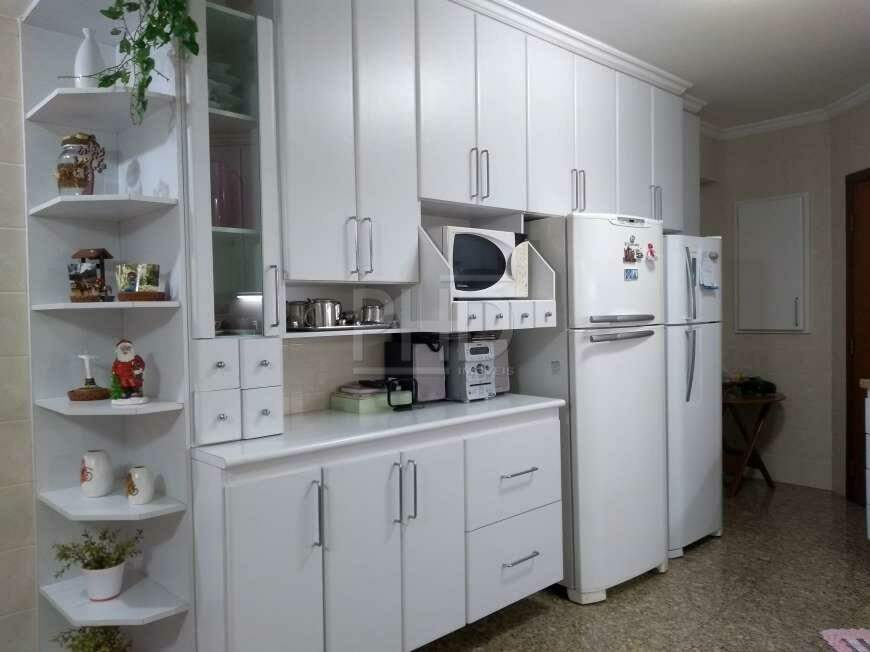 Apartamento à venda com 3 quartos, 207m² - Foto 7