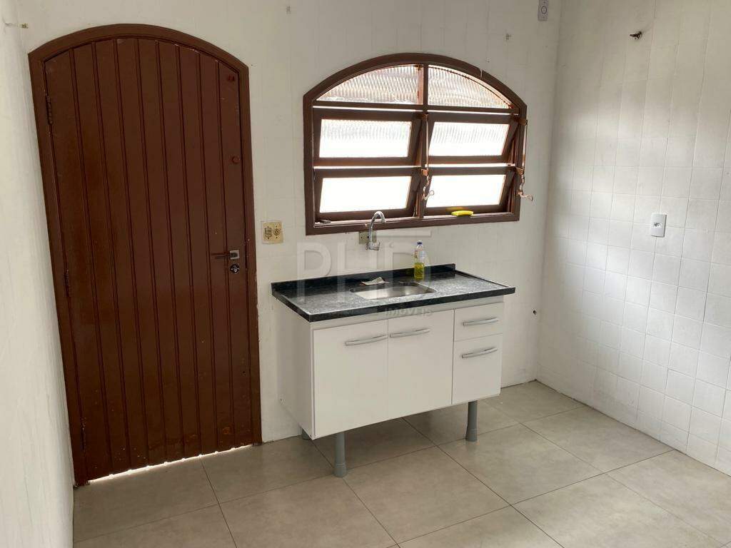 Casa à venda com 3 quartos, 94m² - Foto 5