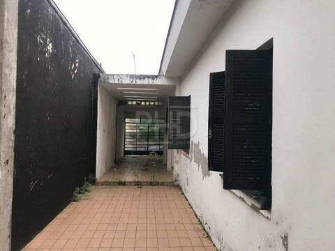 Casa à venda com 3 quartos, 250m² - Foto 2