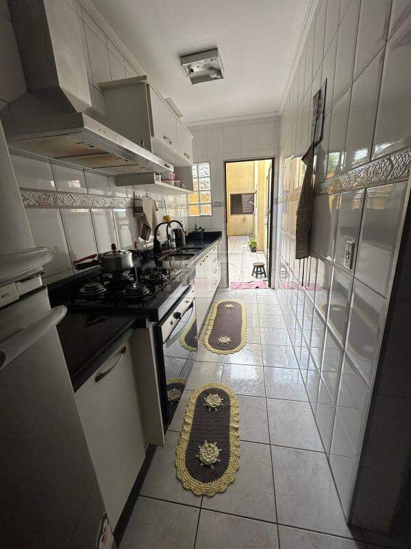 Apartamento à venda com 3 quartos, 107m² - Foto 4