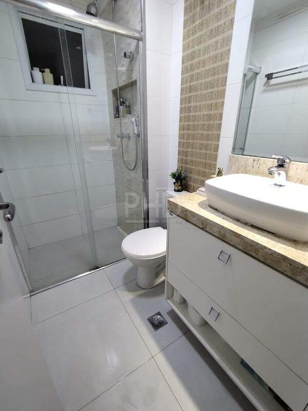 Apartamento à venda com 2 quartos, 72m² - Foto 24