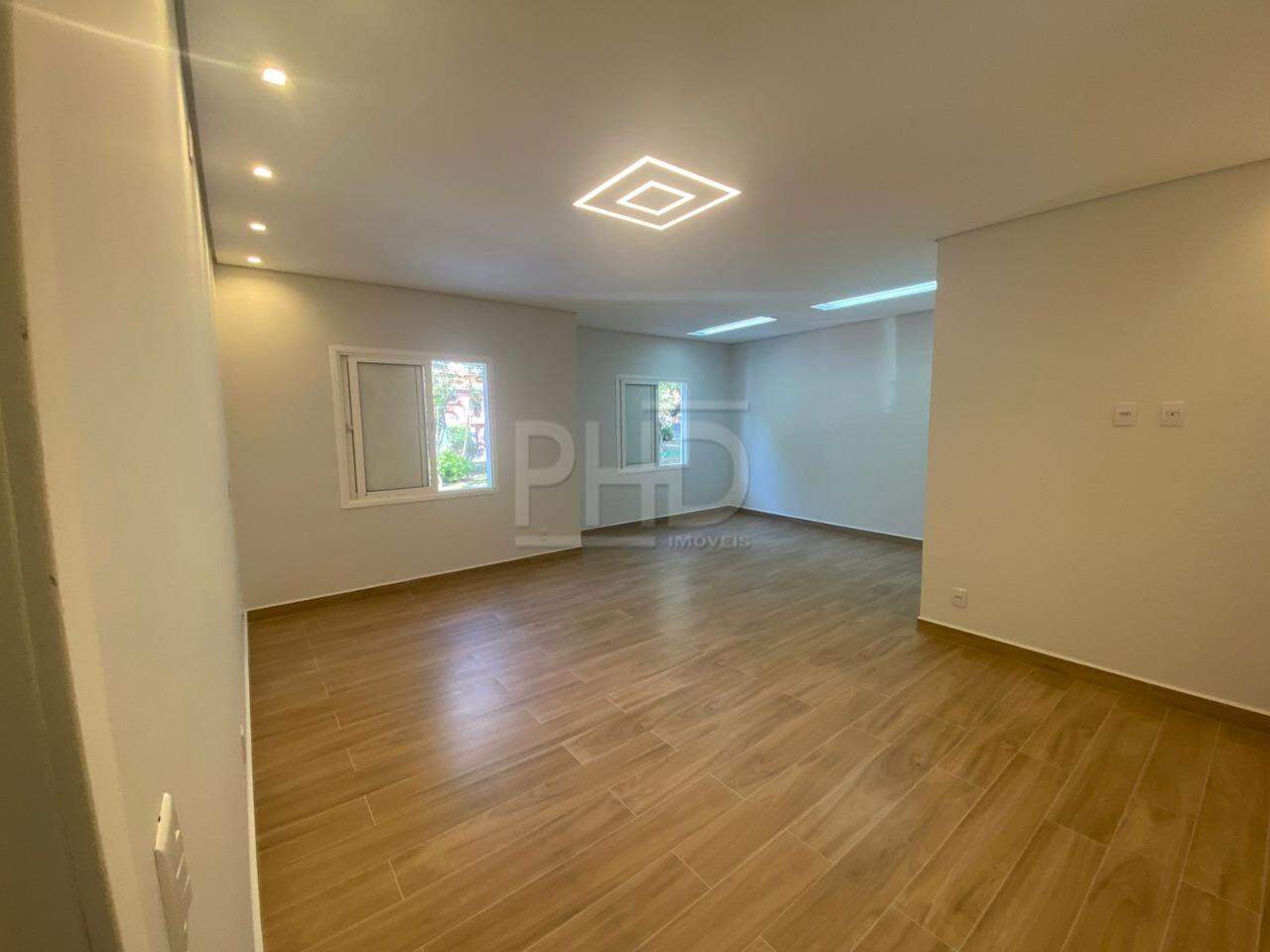 Casa à venda com 4 quartos, 280m² - Foto 2