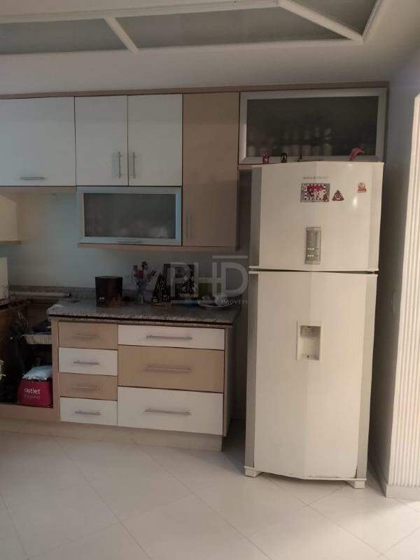 Sobrado à venda com 3 quartos, 318m² - Foto 3