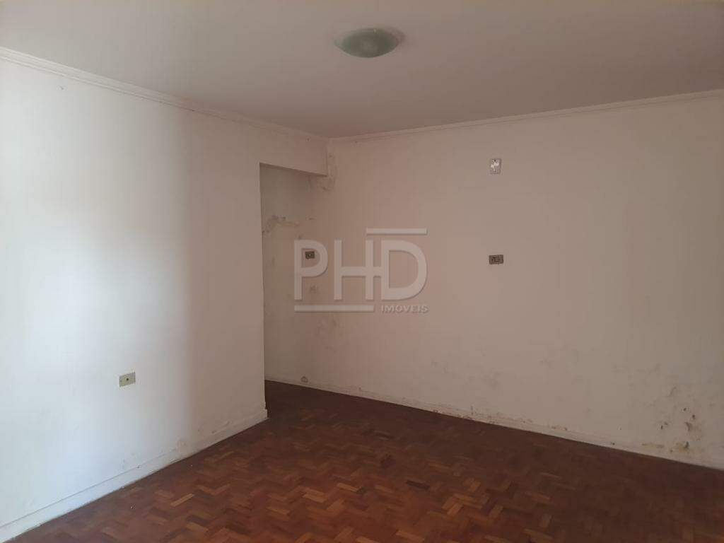 Casa à venda com 4 quartos, 225m² - Foto 2