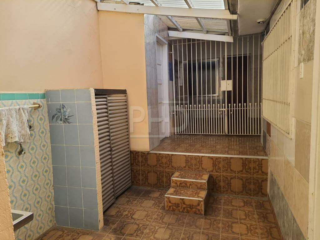 Casa para alugar com 4 quartos, 225m² - Foto 10