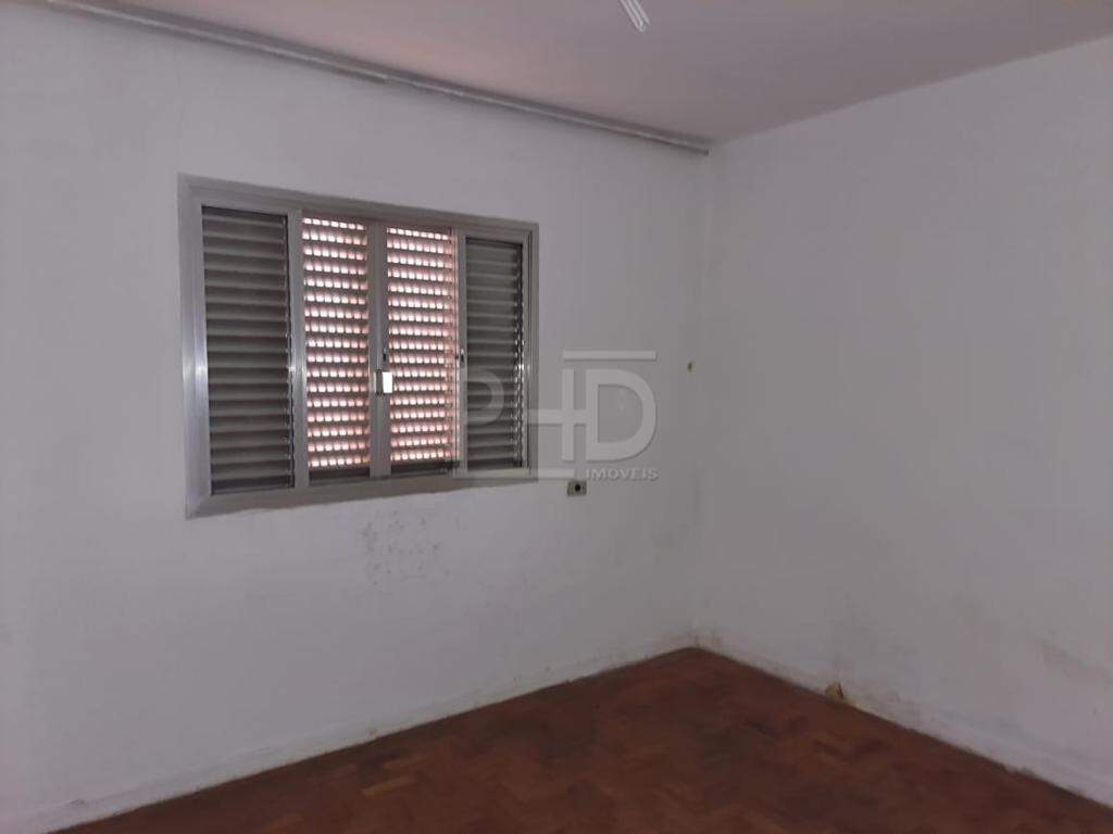 Casa para alugar com 4 quartos, 225m² - Foto 3