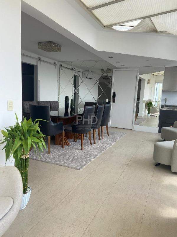 Cobertura para alugar com 3 quartos, 228m² - Foto 6