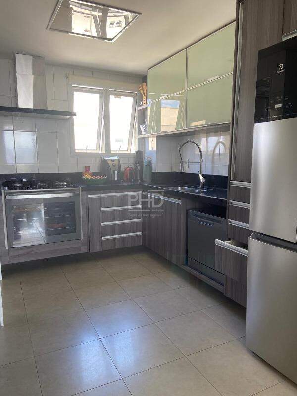 Cobertura para alugar com 3 quartos, 228m² - Foto 10