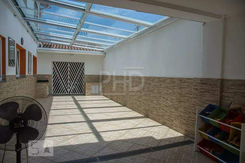 Casa para alugar com 3 quartos, 228m² - Foto 46