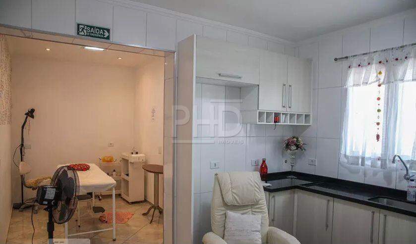 Casa para alugar com 3 quartos, 228m² - Foto 11