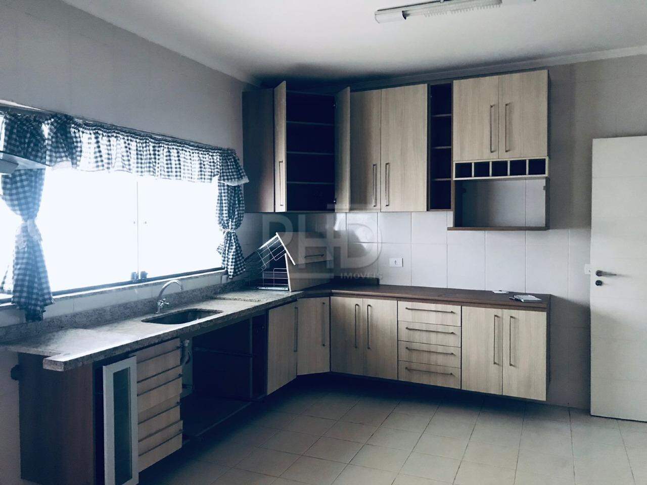 Sobrado à venda com 3 quartos, 249m² - Foto 2