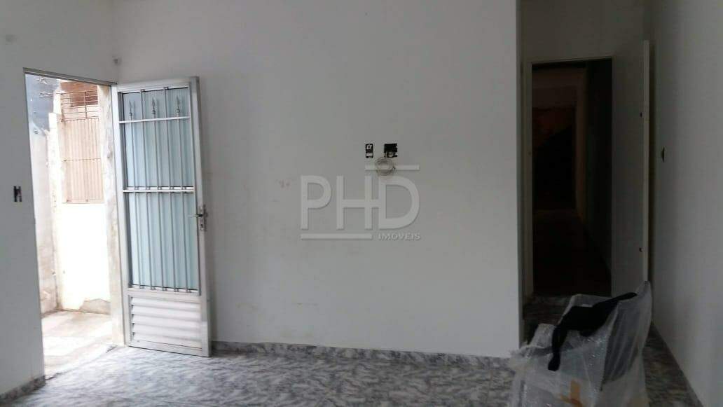 Casa à venda com 2 quartos, 191m² - Foto 2