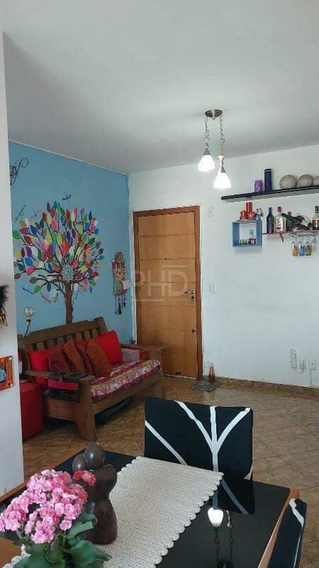 Apartamento à venda com 2 quartos, 69m² - Foto 1