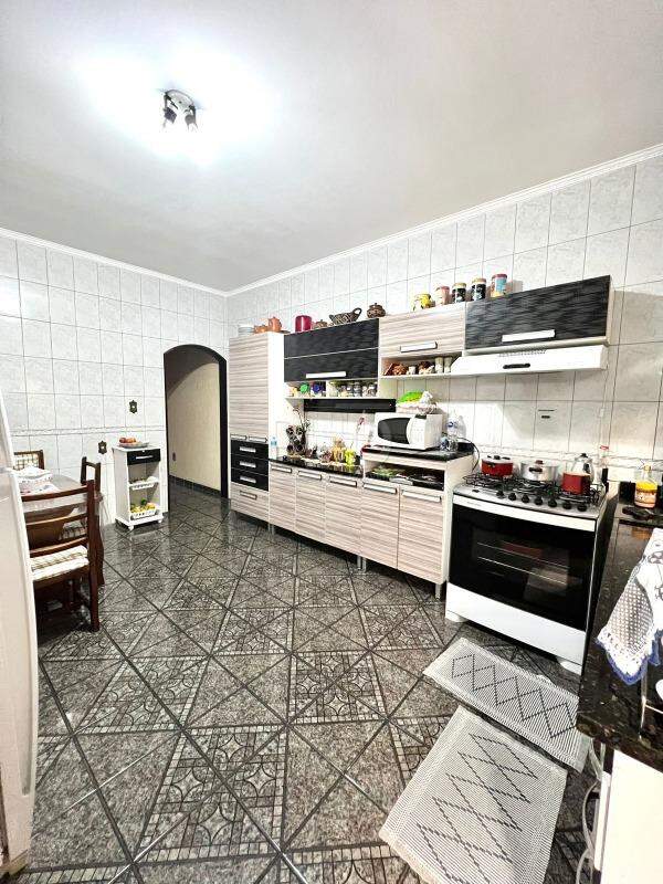 Sobrado à venda com 3 quartos, 178m² - Foto 13