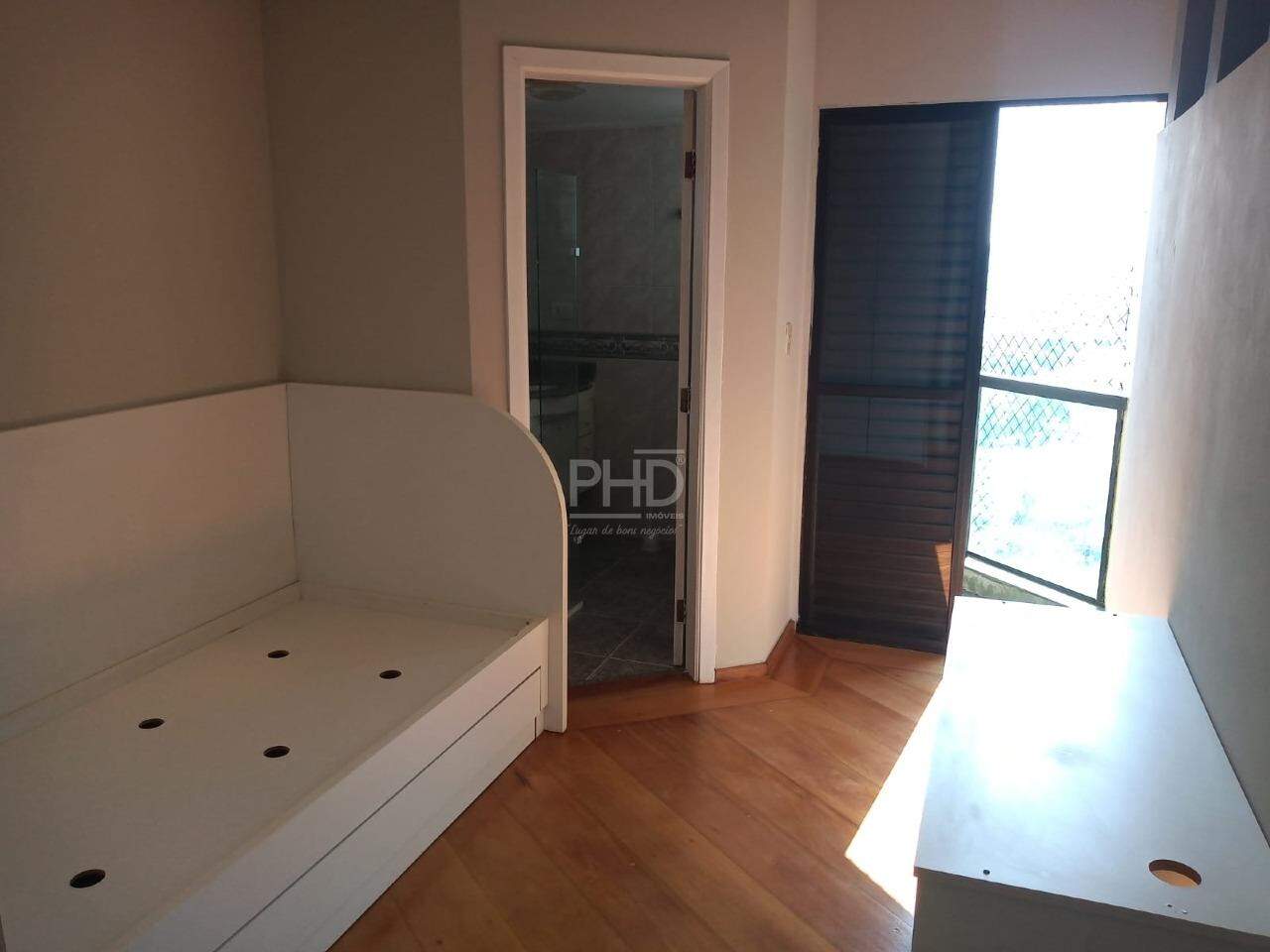 Apartamento à venda com 3 quartos, 135m² - Foto 23