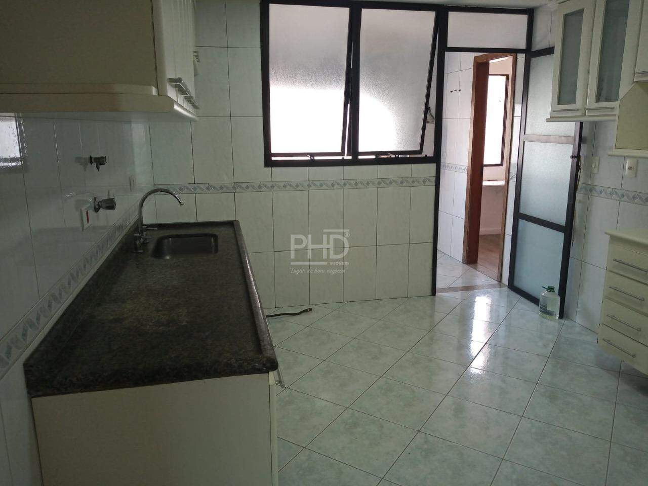 Apartamento à venda com 3 quartos, 135m² - Foto 9