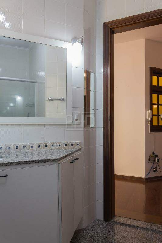 Sobrado à venda com 6 quartos, 298m² - Foto 29